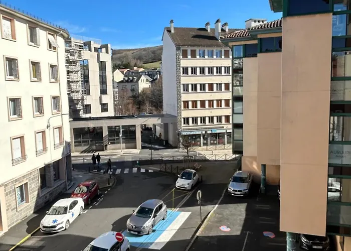 Confortable T3 Juste Renove Au Coeur D\'Aurillac